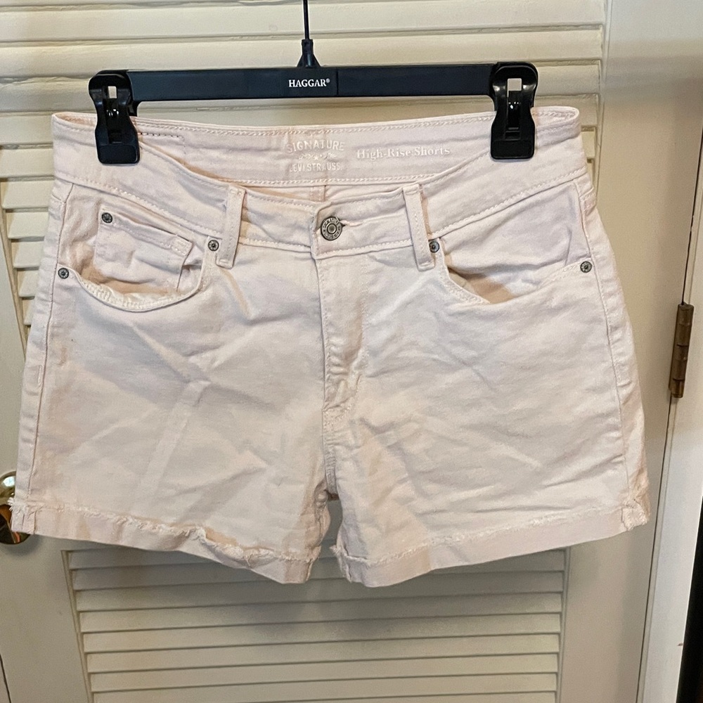 Signature by Levi Strauss Women's Pink Cream Jean Shorts
